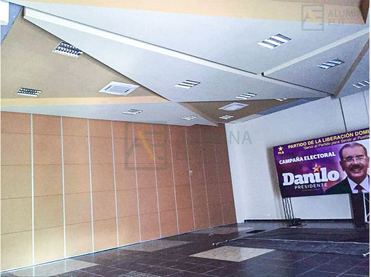 Ein guter Preis. Anpassbare, bewegliche Trennwand mit Rahmen aus 6061-T6 Aluminiumlegierung und verzinktem Vierkantrohr-Kiel Online