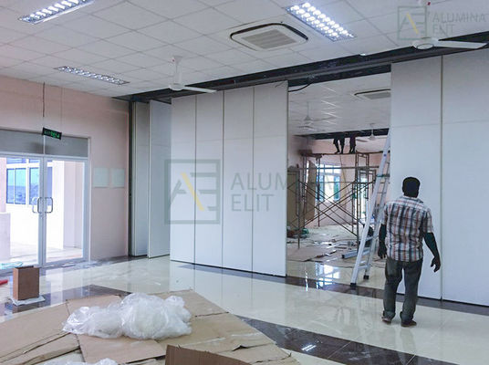 Ein guter Preis. Akustisch betriebsfähige bewegliche Trennwand mit 6061-T6 Aluminiumlegierungsrahmen und Schalldämmung 45 dB bis zu 4 Meter Höhe Online