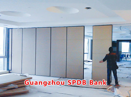 Ein guter Preis. Guangzhou SPD Bank | Bedienbare, bewegliche Trennwand mit 105 cm Dicke und STC-Wert 42-56 dB für Bankettsäle mit MDF-Platten Online
