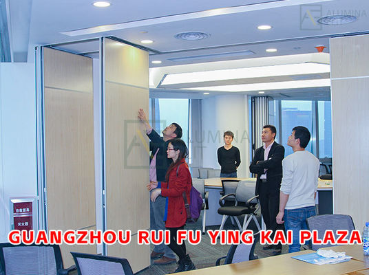 Ein guter Preis. Feuerfeste akustische Trennwand aus Holz mit Profil 6061-T6 und Stahlrahmen Q235 für Co-Working-Spaces Online